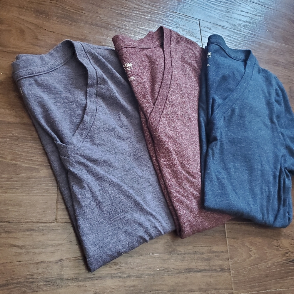 3 V-neck Shirts